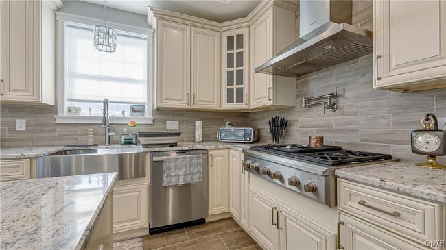 Kitchen | Image 16
