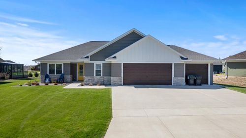 1520 Green Acres Dr, Marshfield, WI, 54449-5458 | Card Image