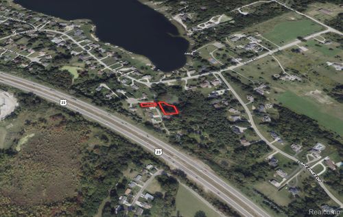 345 E Peterson Dr, Brighton, MI, 48114-9647 | Card Image
