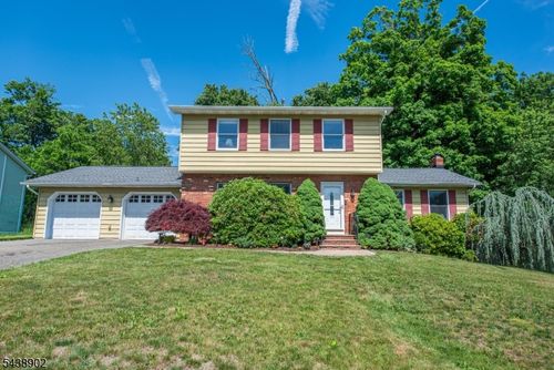 4 Hover Dr, Mount Arlington, NJ, 07856-1019 | Card Image