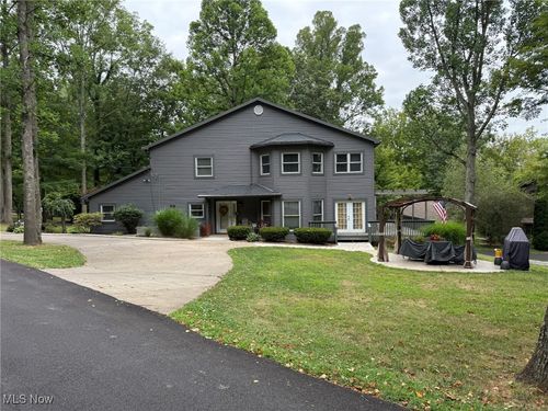 9156 Cherry Ln Ne, Mineral City, OH, 44656-9021 | Card Image