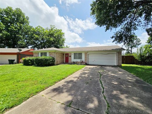 1121 14th Pl, Claremore, OK, 74017-2601 | Card Image