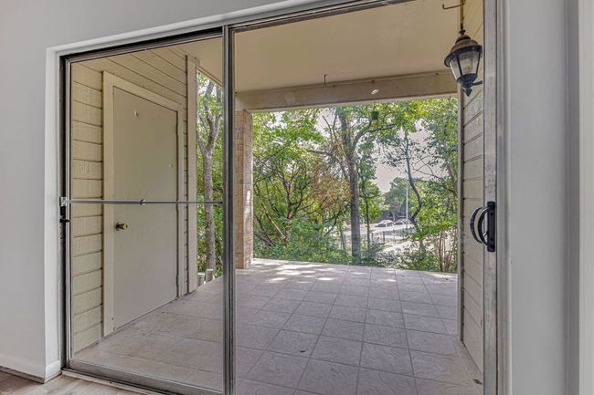 APT-1601 - 2450 Wickersham Ln, Condo with 2 bedrooms, 2 bathrooms and 3 parking in Austin TX | Image 25