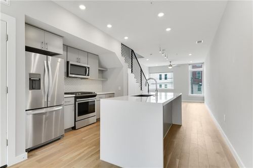 apt-212-2002 E 7th St, Austin, TX, 78702-3588 | Card Image