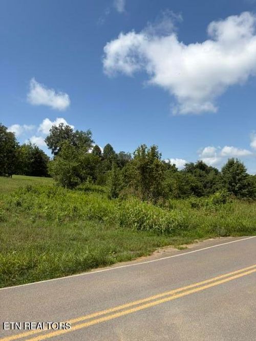 615 Green Hill Rd, Dandridge, TN, 37725 | Card Image