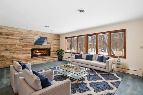 304 E Tall Trees Ln, Palatine, IL, 60067-7556 | Card Image