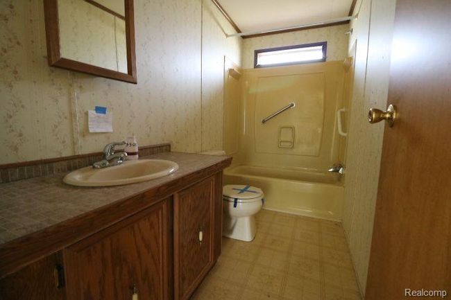 7464 Jennings Rd, House other with 3 bedrooms, 2 bathrooms and null parking in Swartz Creek MI | Image 12