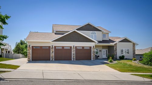 4905 Cornice Dr, Bismarck, ND, 58503-8704 | Card Image
