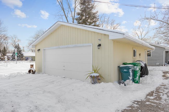 17877 W Gages Lake Rd, House other with 3 bedrooms, 1 bathrooms and 2 parking in Grayslake IL | Image 19