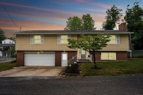 1337 Perry Ave, Morgantown, WV, 26505-2643 | Card Image