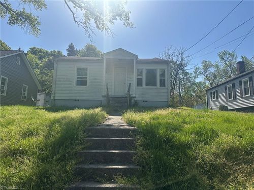 501 N Washington Ave, Reidsville, NC, 27320-2749 | Card Image