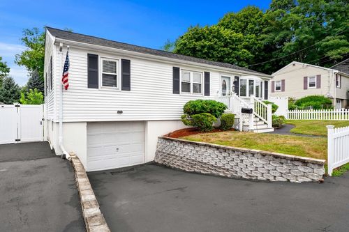 6 Haskell Pl, Peabody, MA, 01960-3214 | Card Image