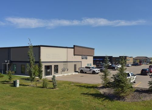 1-1370 Robinson Ave, Penhold, AB, T0M0B7 | Card Image