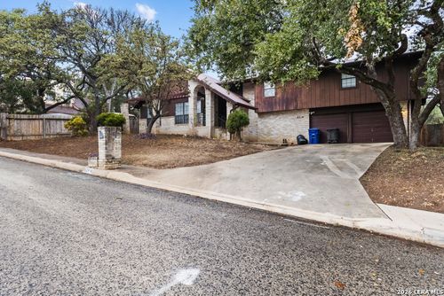 8519 Star Creek Dr, San Antonio, TX, 78251-2513 | Card Image