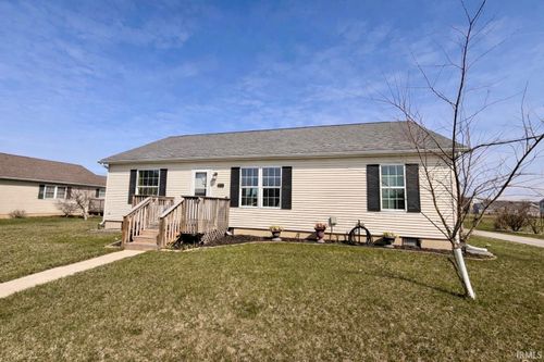 975 Ohio St, Plymouth, IN, 46563-3637 | Card Image