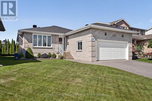 202 Beley Street, Brockville, ON, K6V6Z8 | Card Image