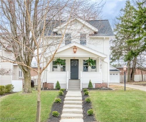 5145 Oakmont Dr, Lyndhurst, OH, 44124-2720 | Card Image