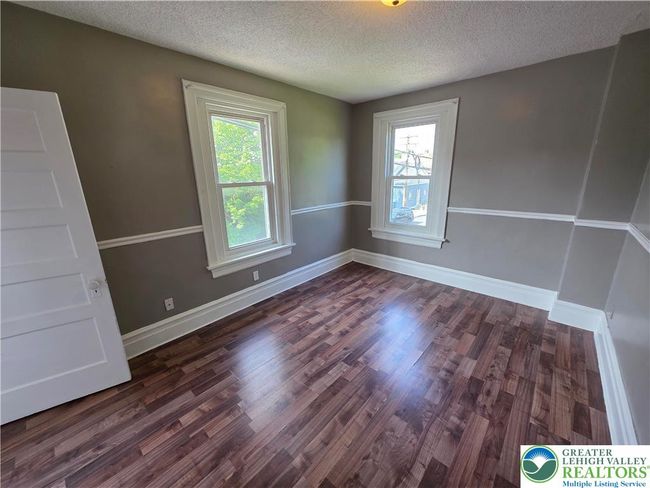 402 Main St, Condo with 3 bedrooms, 1 bathrooms and null parking in HELLERTOWN PA | Image 7