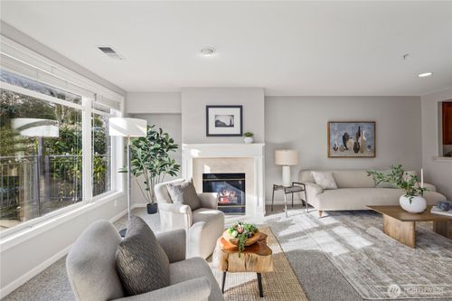 a304-225 4th Ave, Kirkland, WA, 98033-6193 | Card Image