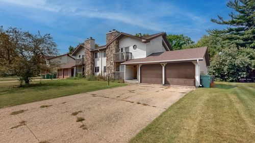 0-1545 W Stonehenge Dr, Sycamore, IL, 60178-2636 | Card Image