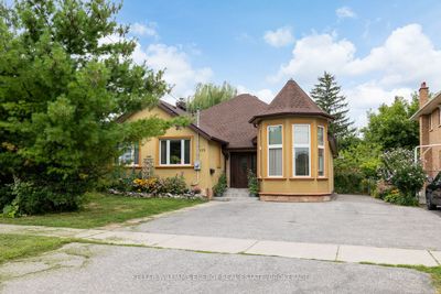 153 Wilson Rd S, House other with 3 bedrooms, 2 bathrooms and 6 parking in Oshawa ON | Image 1