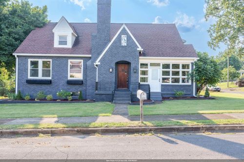 1211 N Nashville Ave, Sheffield, AL, 35660-7325 | Card Image