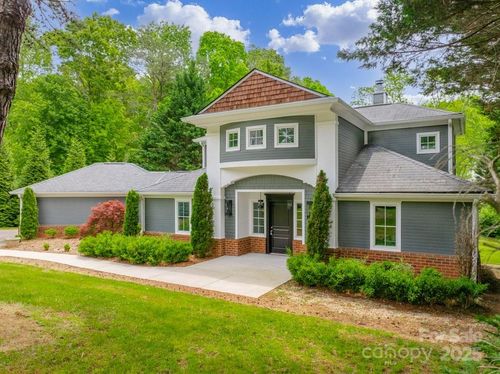 74 Eastmoor Dr, Asheville, NC, 28805-9211 | Card Image