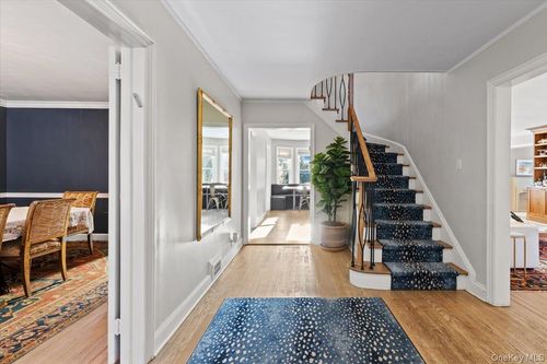 25 Pond Park Rd, Great Neck, NY, 11023-2011 | Card Image