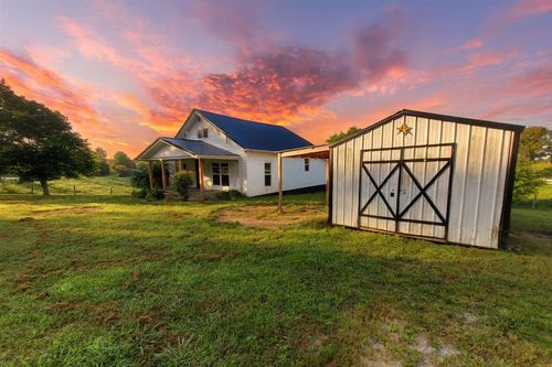 3101 Sulphur Well Center Rd, Edmonton, KY, 42129-8246 | Card Image