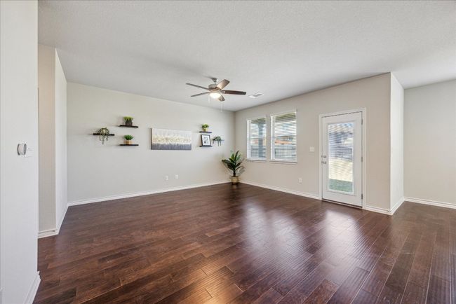361 Silktassel Way, House other with 3 bedrooms, 3 bathrooms and 2 parking in Buda TX | Image 6