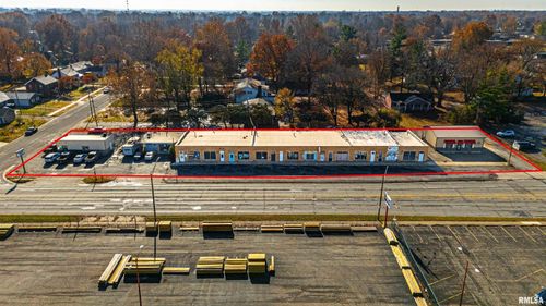 525 Woodlawn Rd, Lincoln, IL, 62656-1404 | Card Image