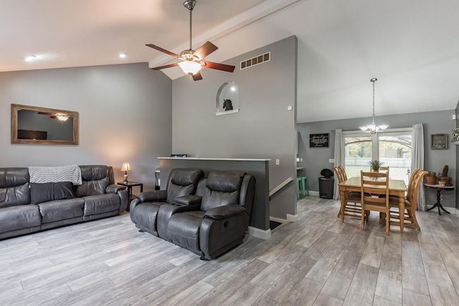 10532 Toledo Ave, House other with 3 bedrooms, 2 bathrooms and null parking in Osceola IN | Image 4
