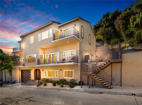 15330 Del Gado Dr, Sherman Oaks, CA, 91403-4332 | Card Image