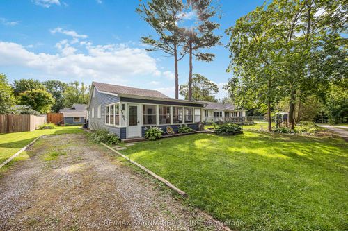 7790 Gallie St, Town Of Plympton Wyoming, ON, N0N1J6 | Card Image