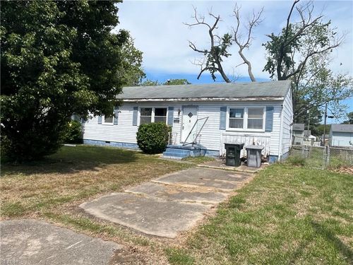 8508 Kennedy Dr, Hampton, VA, 23605-1439 | Card Image