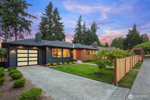 10541 Ashworth Ave N, Seattle, WA, 98133-8937 | Card Image