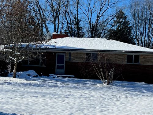 6886 E Nashway, West Bloomfield, MI, 48322-3204 | Card Image