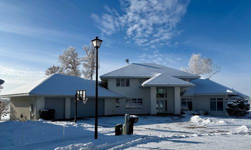 553 Lake St N, Sauk Centre, MN, 56378-1014 | Card Image