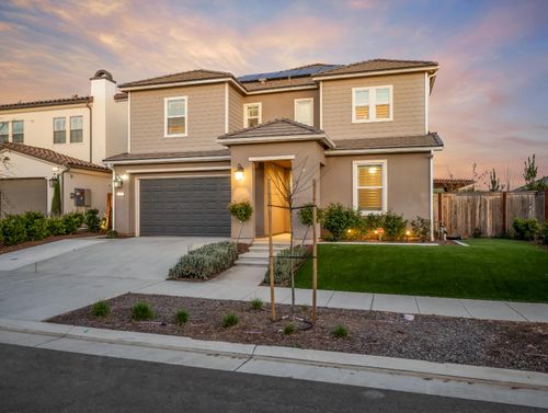 4483 Crown Bluffs Dr, Madera, CA, 93636-8066 | Card Image
