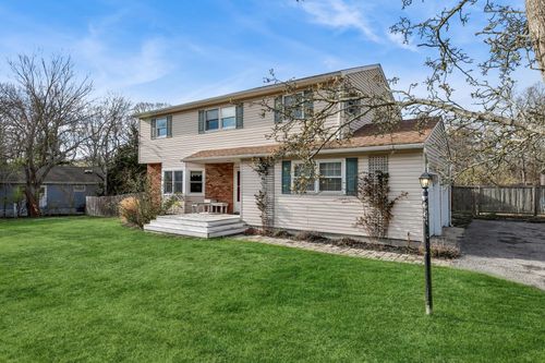 1 Gerald Ln, Hampton Bays, NY, 11946-2506 | Card Image