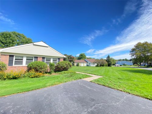 19 Hearthside Dr, Mount Sinai, NY, 11766-2610 | Card Image