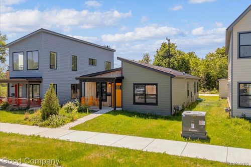 2819 16th St, Detroit, MI, 48216-1111 | Card Image