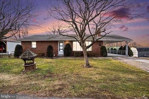 105 Chestnut Aly, HALIFAX, PA, 17032-8057 | Card Image