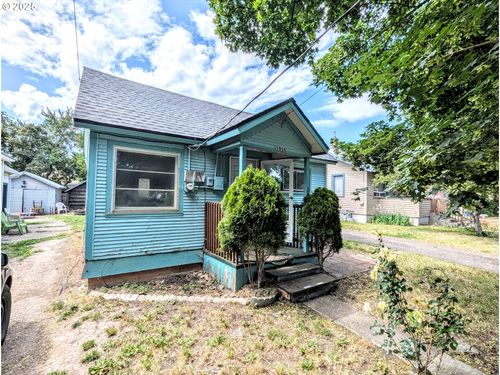 1018 Y Ave, La Grande, OR, 97850-2749 | Card Image