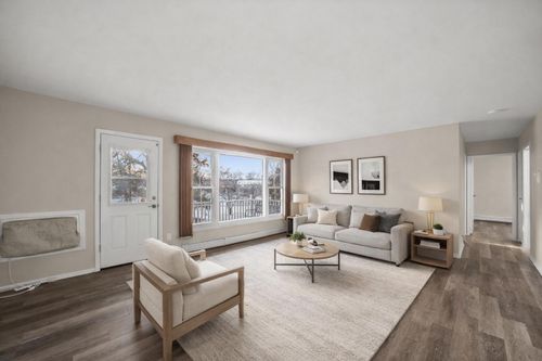 502 Laurel Lake Rd, Thiensville, WI, 53092-1249 | Card Image