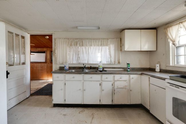 8615 Highway 301, House other with 2 bedrooms, 1 bathrooms and null parking in TRENTON GA | Image 10