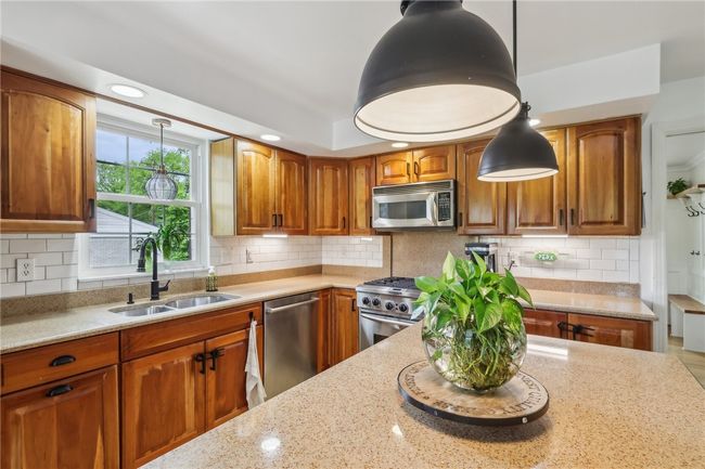 161 Penhurst Drive, House other with 4 bedrooms, 4 bathrooms and 2 parking in Wilkins Twp PA | Image 16