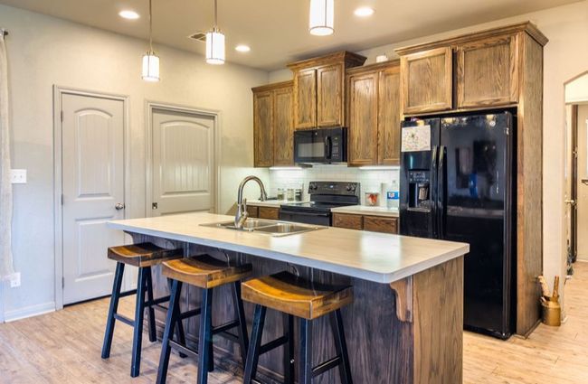 310 N Bermuda St, House other with 3 bedrooms, 2 bathrooms and null parking in Lacy Lakeview TX | Image 15