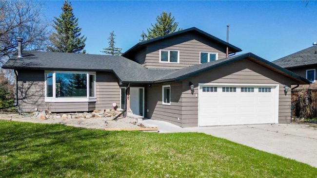 170 S 300 E, Home with 4 bedrooms, 2 bathrooms and 4 parking in Raymond AB | Image 1