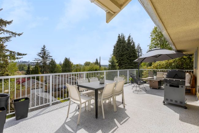 1231 Cloverley Street, House other with 5 bedrooms, 2 bathrooms and null parking in North Vancouver BC | Image 27